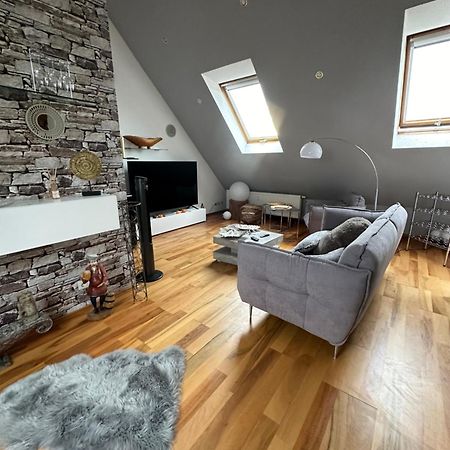 Zentrale Maisonette Mit Buero & Parkplatz Griesheim  Eksteriør billede