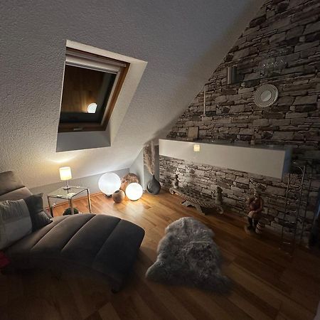 Zentrale Maisonette Mit Buero & Parkplatz Griesheim  Eksteriør billede