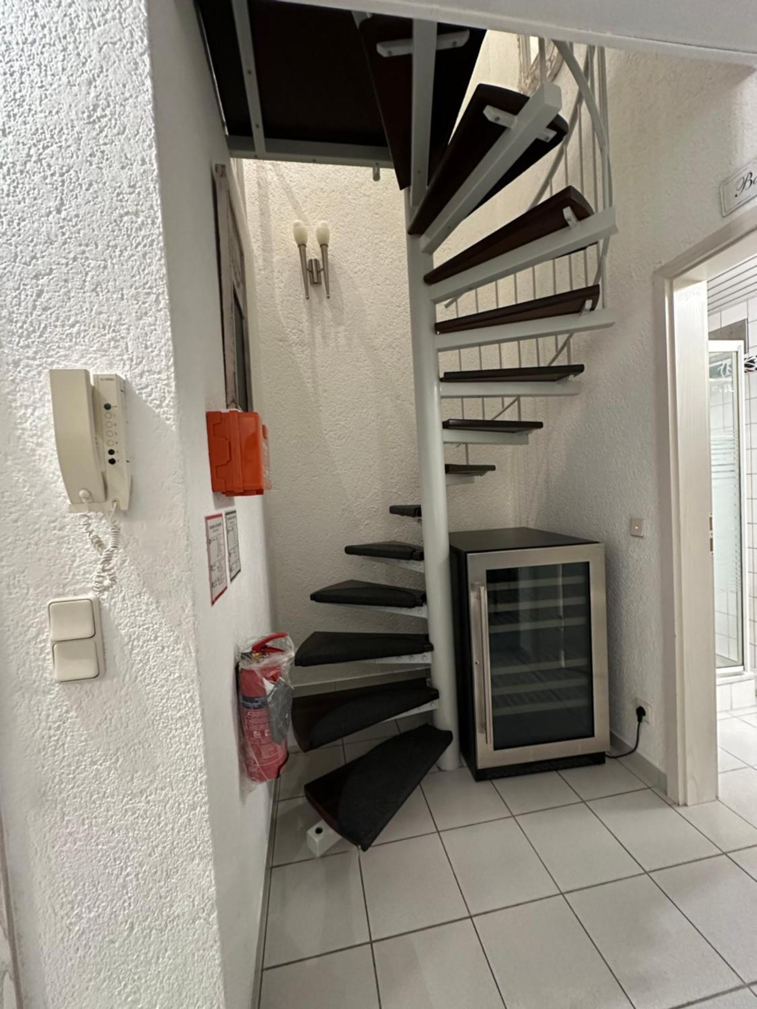 Zentrale Maisonette Mit Buero & Parkplatz Griesheim  Eksteriør billede