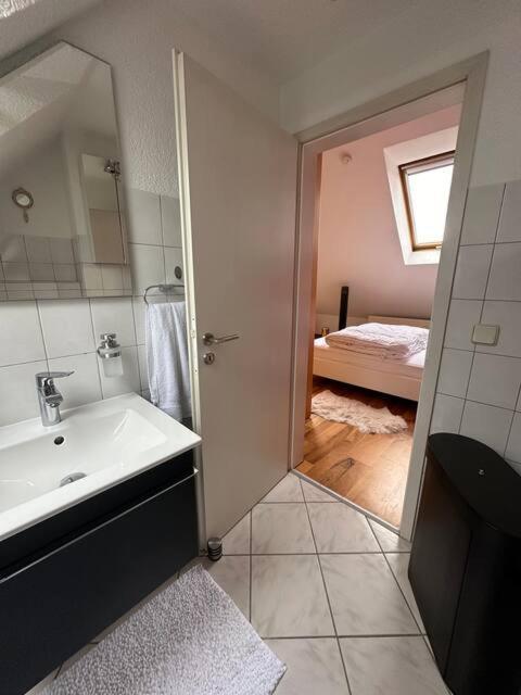 Zentrale Maisonette Mit Buero & Parkplatz Griesheim  Eksteriør billede